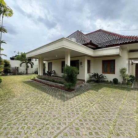 Griya Baciro Villa